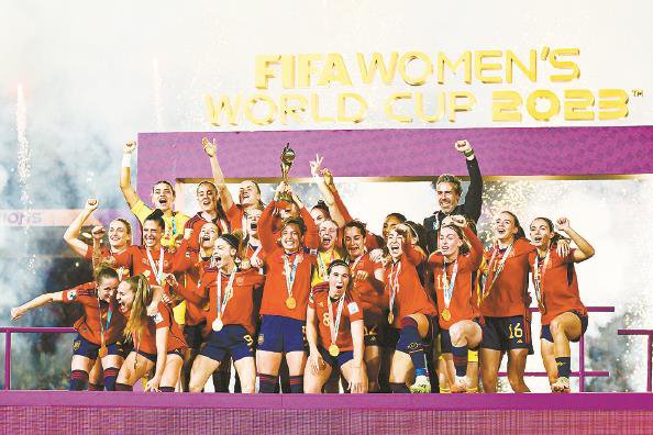 西班牙女足大比分获胜,冲击冠军 西班牙女足大比分获胜,冲击冠军