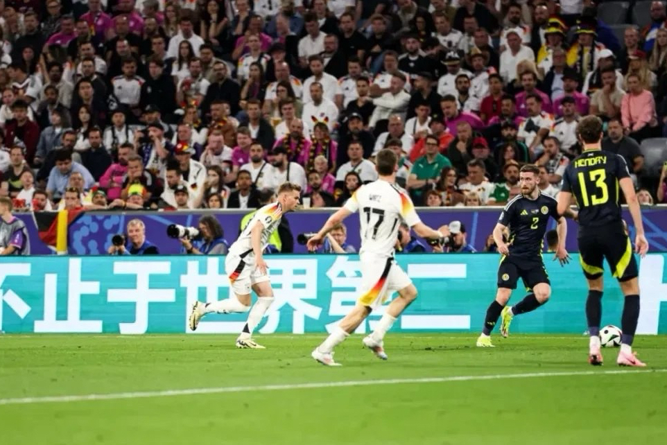 精彩足球比赛:全球体坛瞩目一幕的简单介绍 精彩足球比赛:全球体坛瞩目一幕的简单介绍