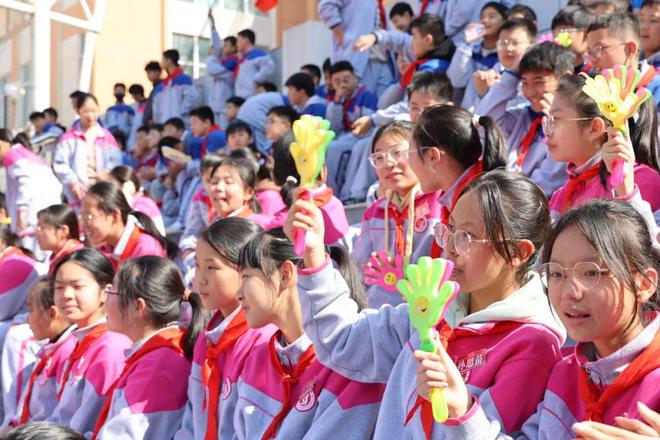 开云体育-观众们将在足球比赛中看到怎样的精彩表演？