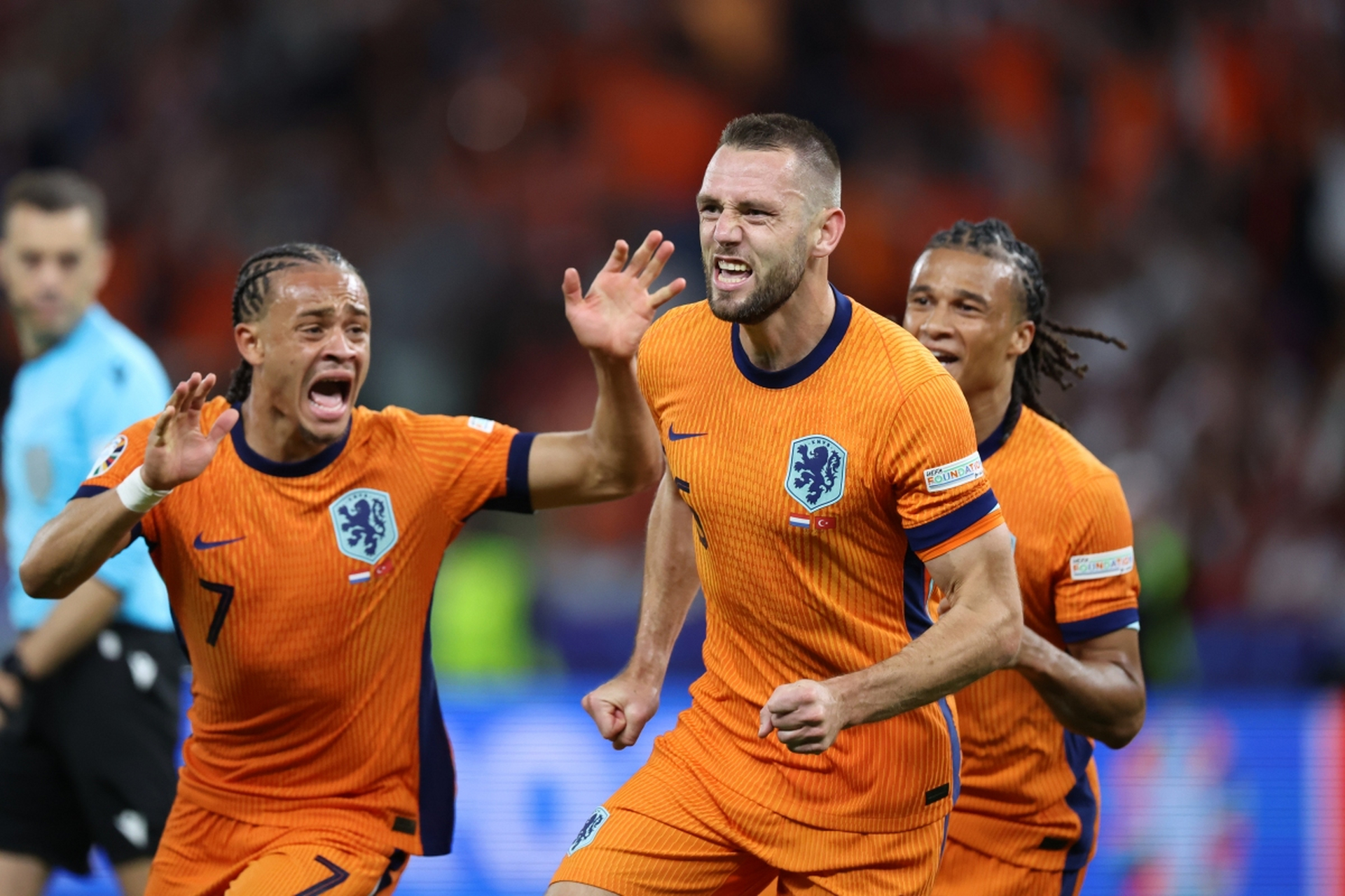 包含欧洲预选赛中土耳其表现出色——实力脱颖而出的词条 包含欧洲预选赛中土耳其表现出色——实力脱颖而出的词条