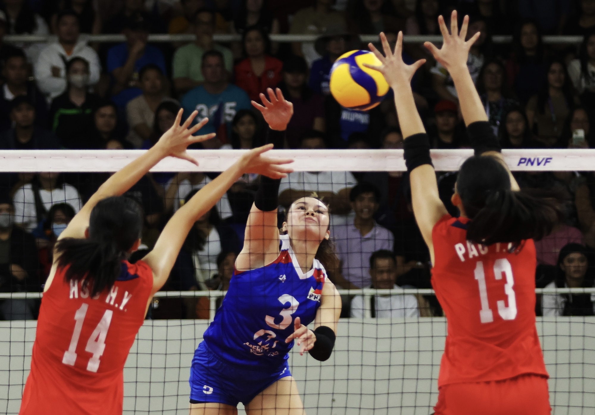 开云体育网页版-排球比赛胜负悬念，竞争激烈