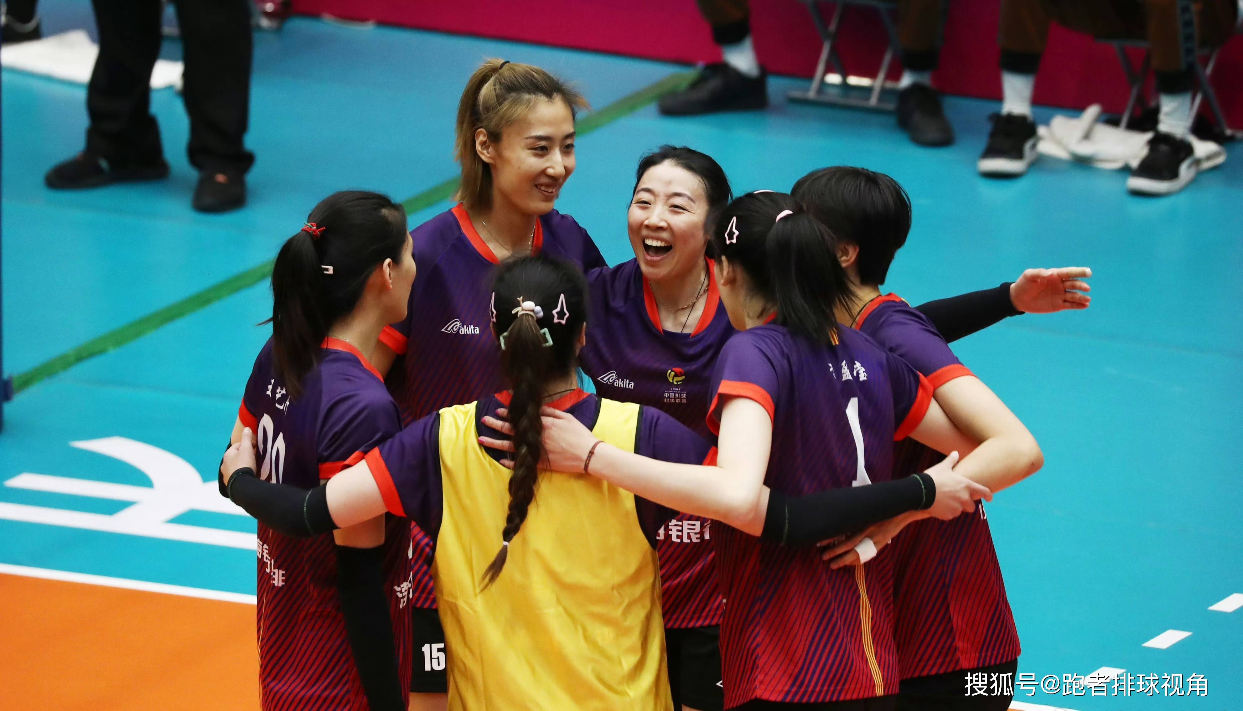 排球比赛胜负悬念,竞争激烈 排球比赛胜负悬念,竞争激烈