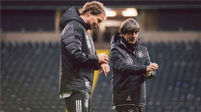 德国队不敌北爱尔兰,遭受小组赛挫折 德国队不敌北爱尔兰,遭受小组赛挫折