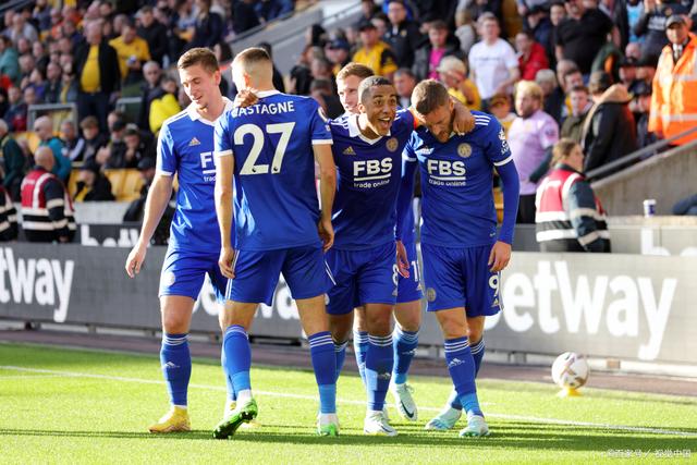 开云体育在线-包含沙尔克主场失利，遭遇联赛连败的词条