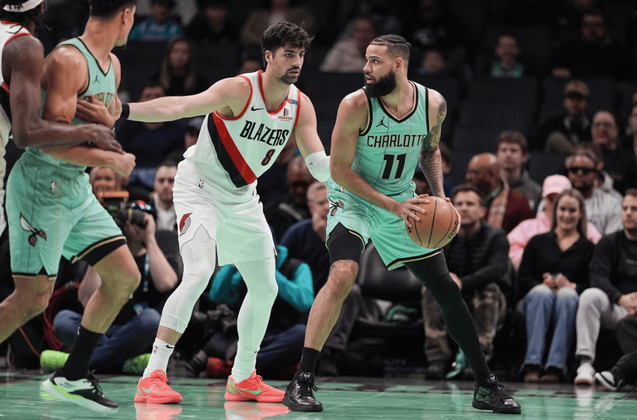 开云体育亚洲官网-黄蜂惊险逆转，全队斗志昂扬