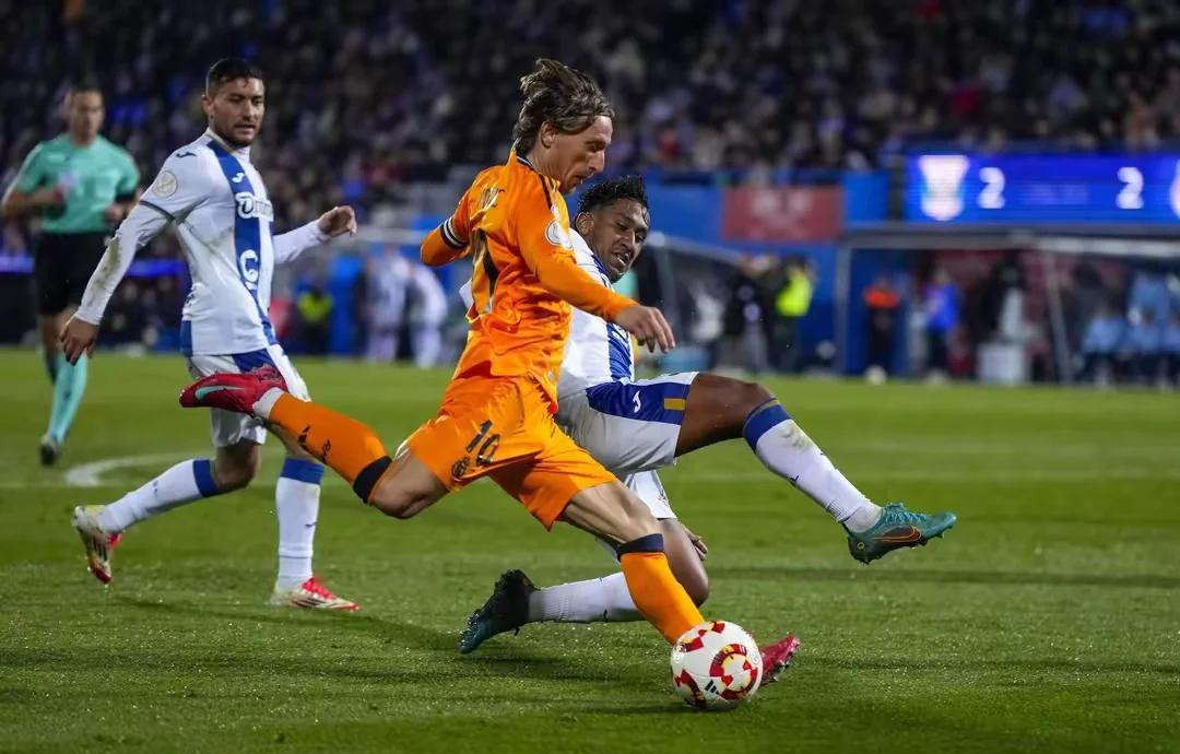 包含莱加内斯艰难对决格拉纳达,胜负难料的词条 包含莱加内斯艰难对决格拉纳达,胜负难料的词条