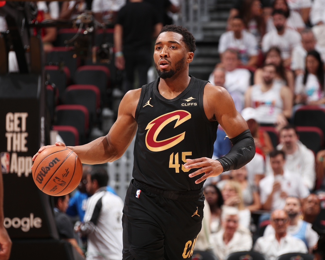 关于骑士主场保持不败,连续两胜率先晋级的信息 关于骑士主场保持不败,连续两胜率先晋级的信息