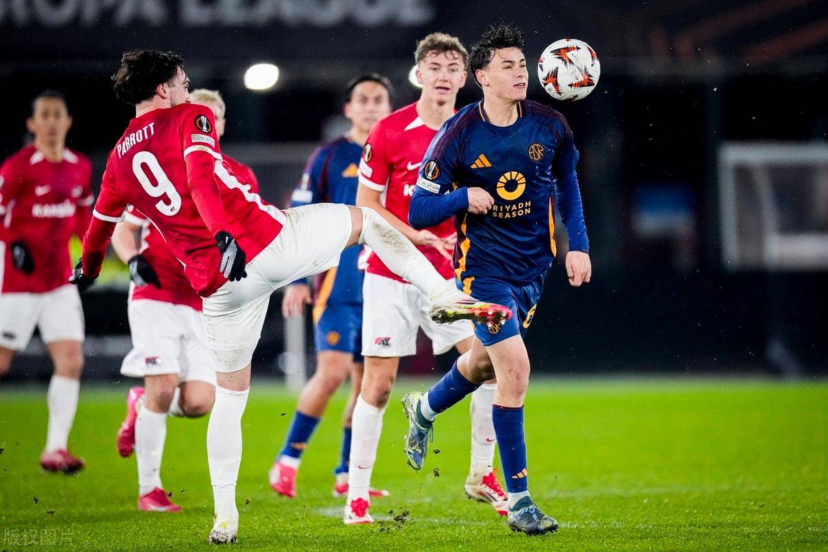 开云体育登录-乌迪内斯球员战胜对手，豪取胜利