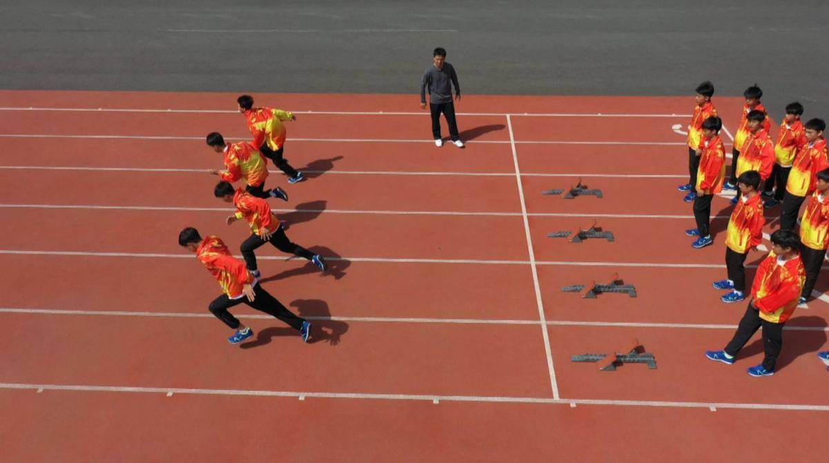 开云体育登录-赛场上每一个细微动作都值得关注