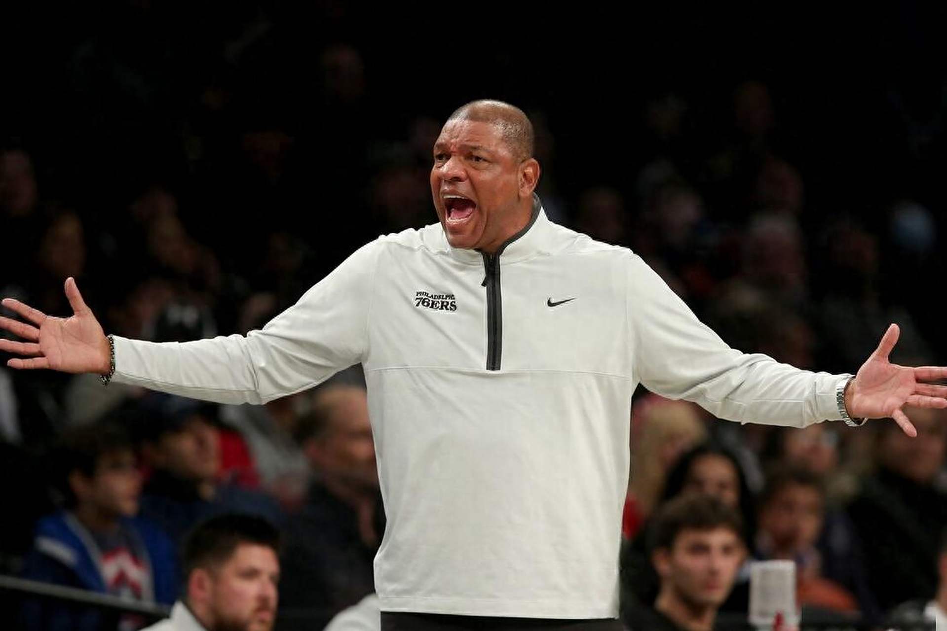 开云体育官网-雄鹿惨败开拓者，遭遇两连败