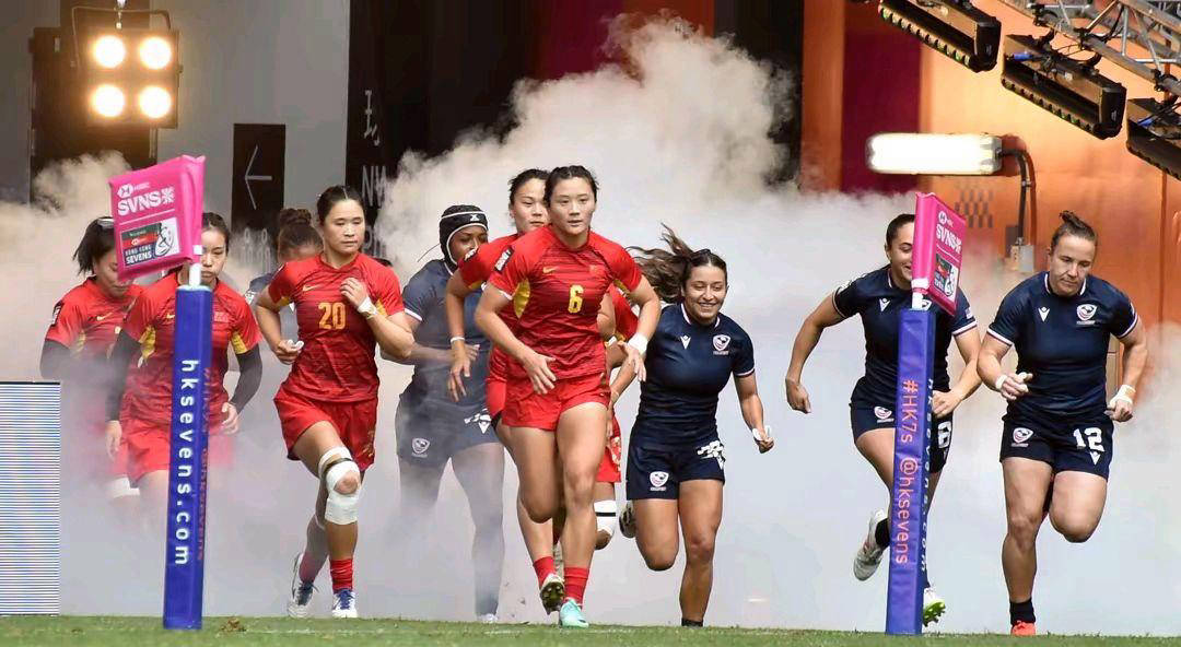 比利时女足球队举办慈善橄榄球比赛 比利时女足球队举办慈善橄榄球比赛