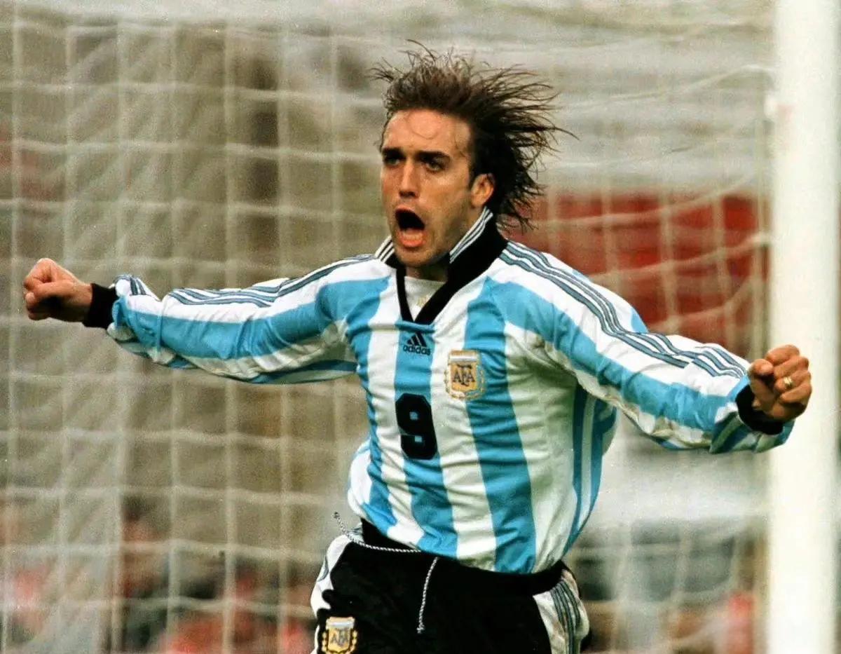 包含南美巨星:阿根廷前锋大秀绝技,赢得掌声的词条 包含南美巨星:阿根廷前锋大秀绝技,赢得掌声的词条