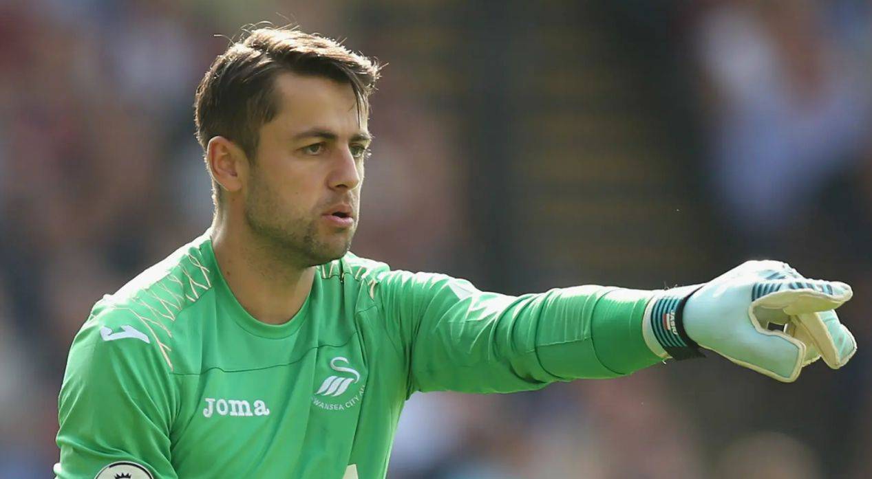 纳瓦斯神勇扑救,助力那不勒斯赢球 纳瓦斯神勇扑救,助力那不勒斯赢球