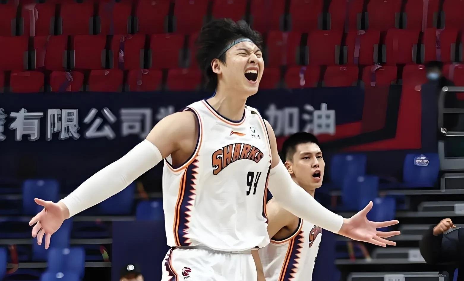 开云体育官网-球队备战CBA联赛，全力以赴拼搏冲刺