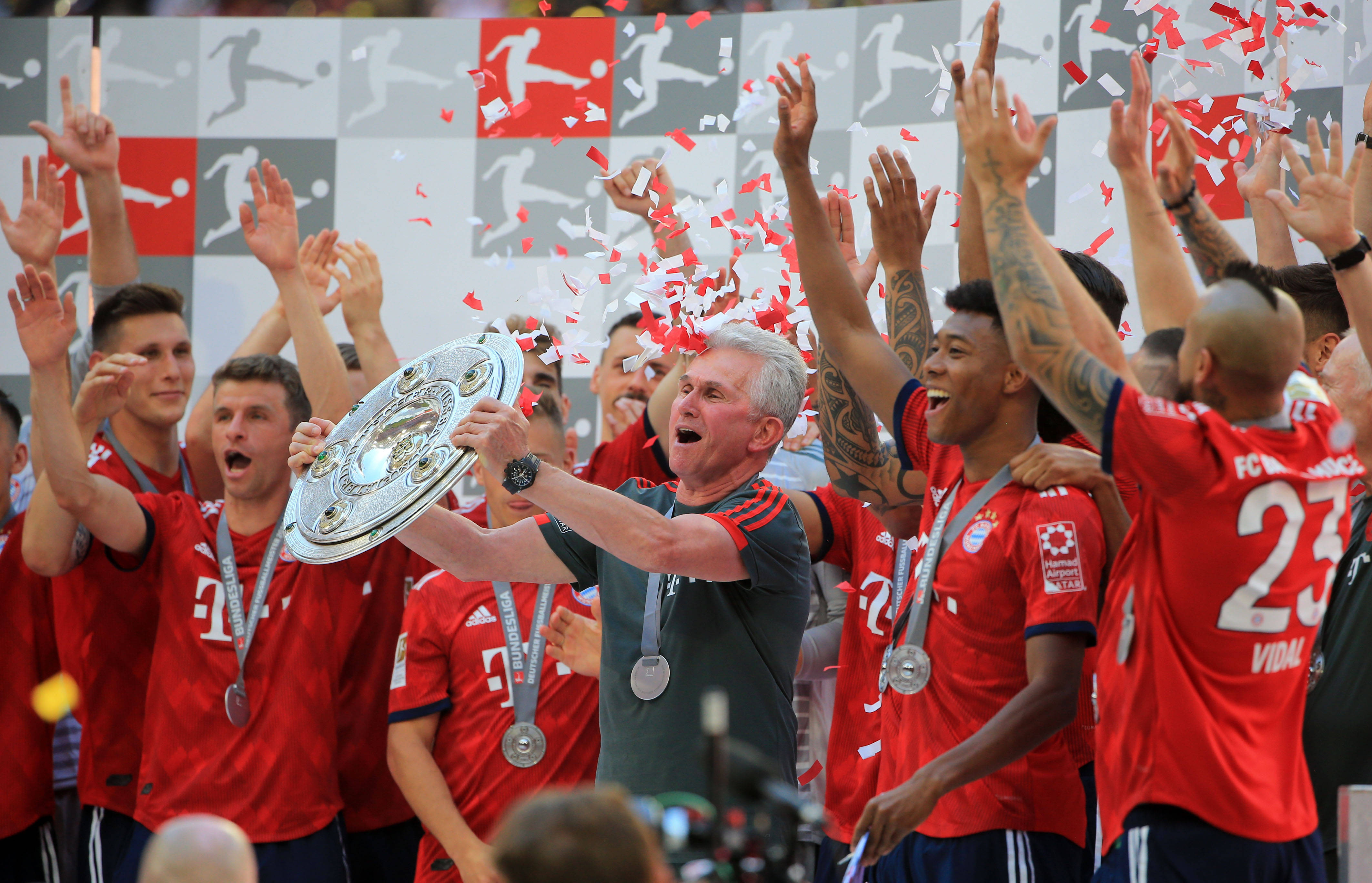 开云体育官网-包含里昂正面抗压，欧冠资格赛区悬念不断激化的词条