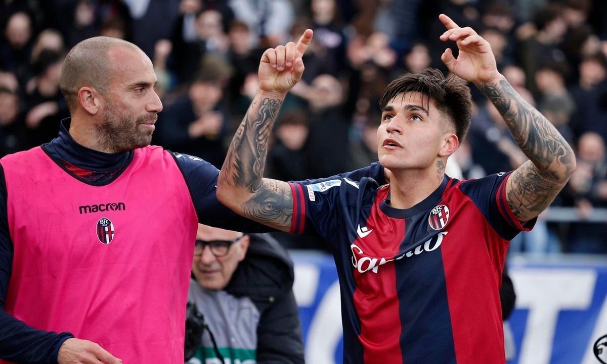 包含足坛新星再次闪光,表现受到主帅赞扬的词条 包含足坛新星再次闪光,表现受到主帅赞扬的词条