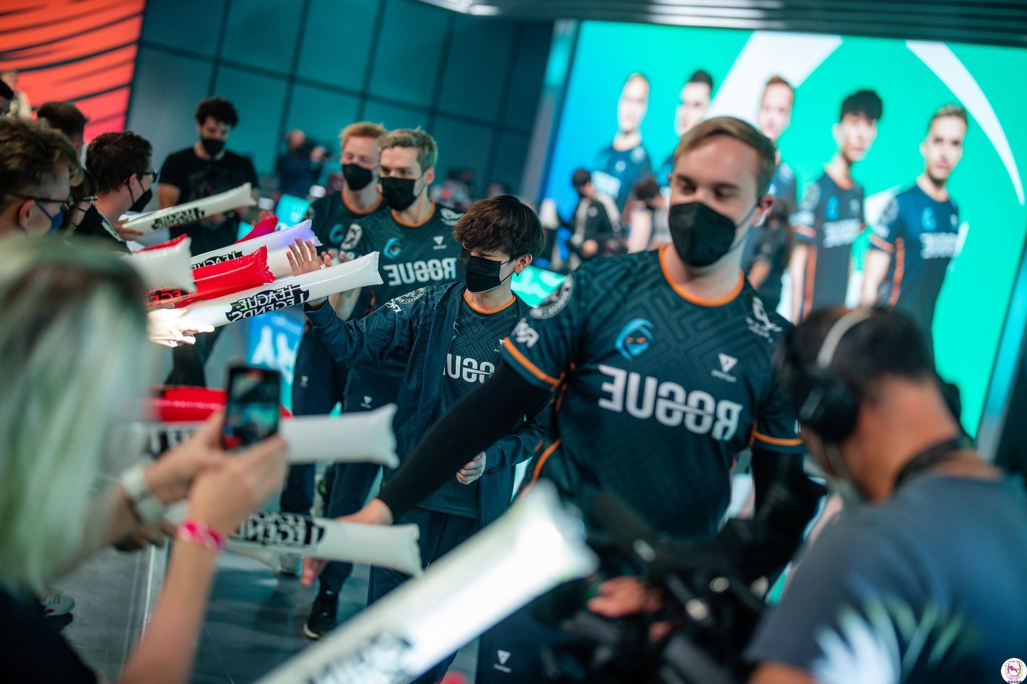 开云体育官网-南西方战队面对劲敌，陷入困境