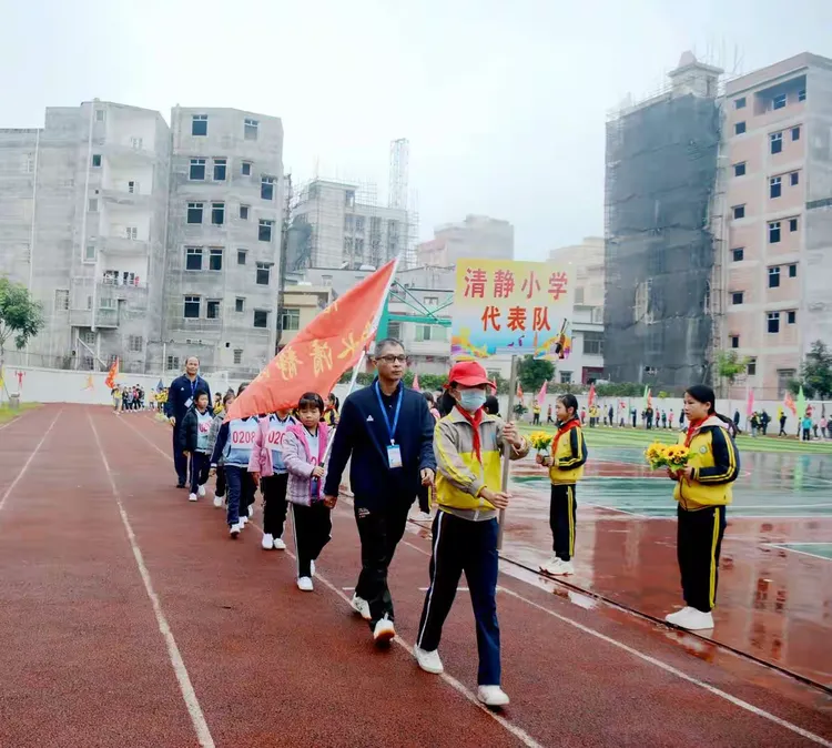 球队赛季告别高挂彩旗,集训备战新征程! 球队赛季告别高挂彩旗,集训备战新征程!