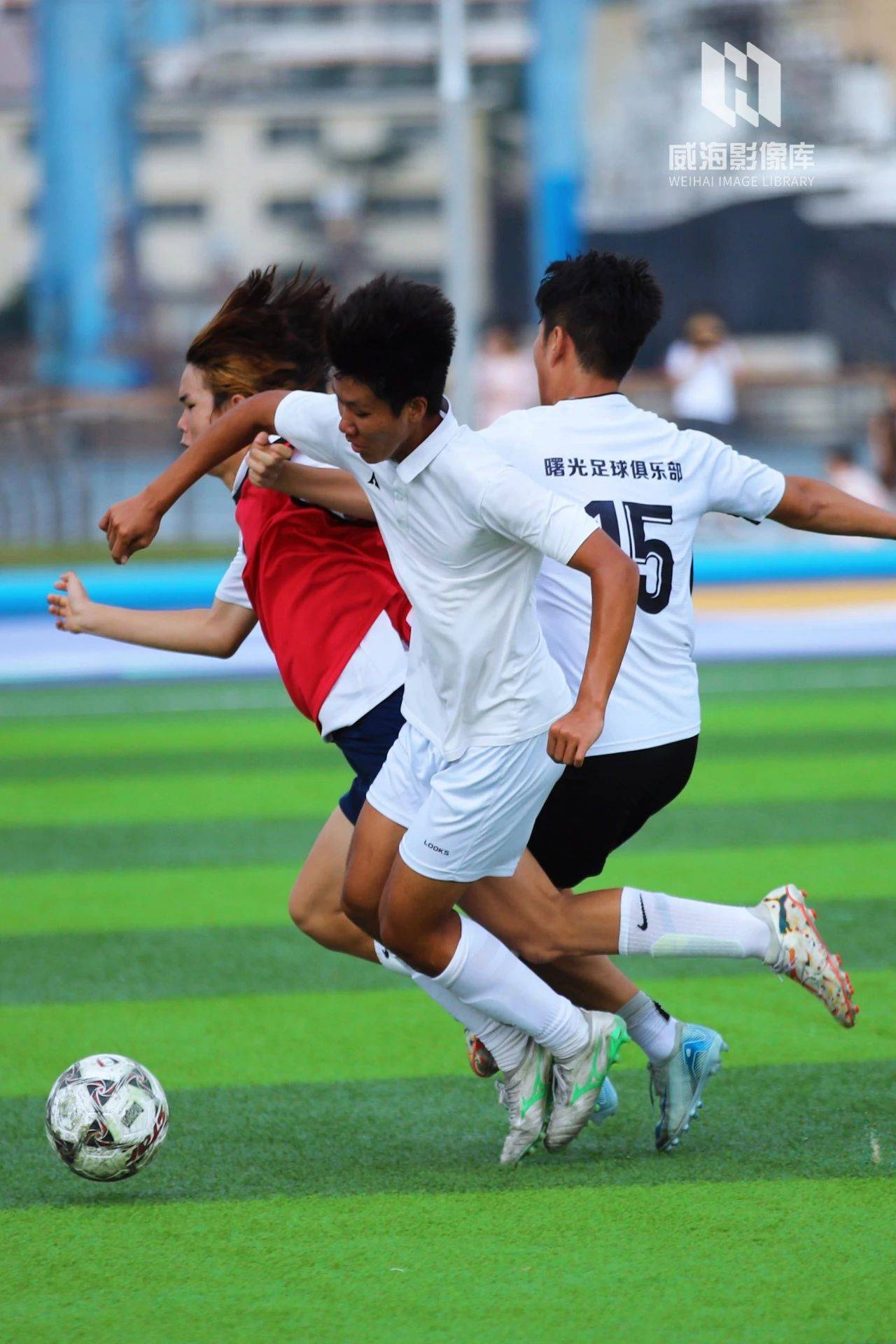 开云体育app-豪强对拼！国际足球赛场上演精彩对决