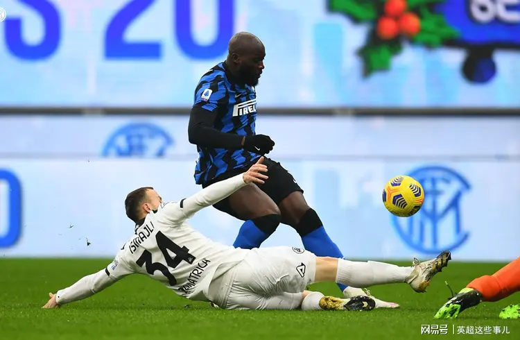 开云体育app-贝内文托抢眼表现，继续领跑积分榜的简单介绍