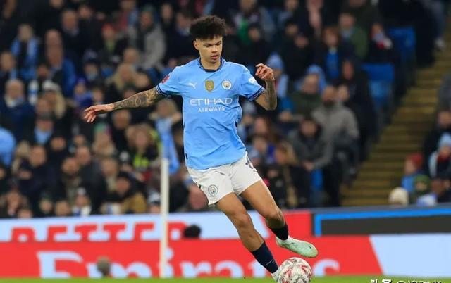 精妙配合!球员默契配合取得美妙进球 精妙配合!球员默契配合取得美妙进球