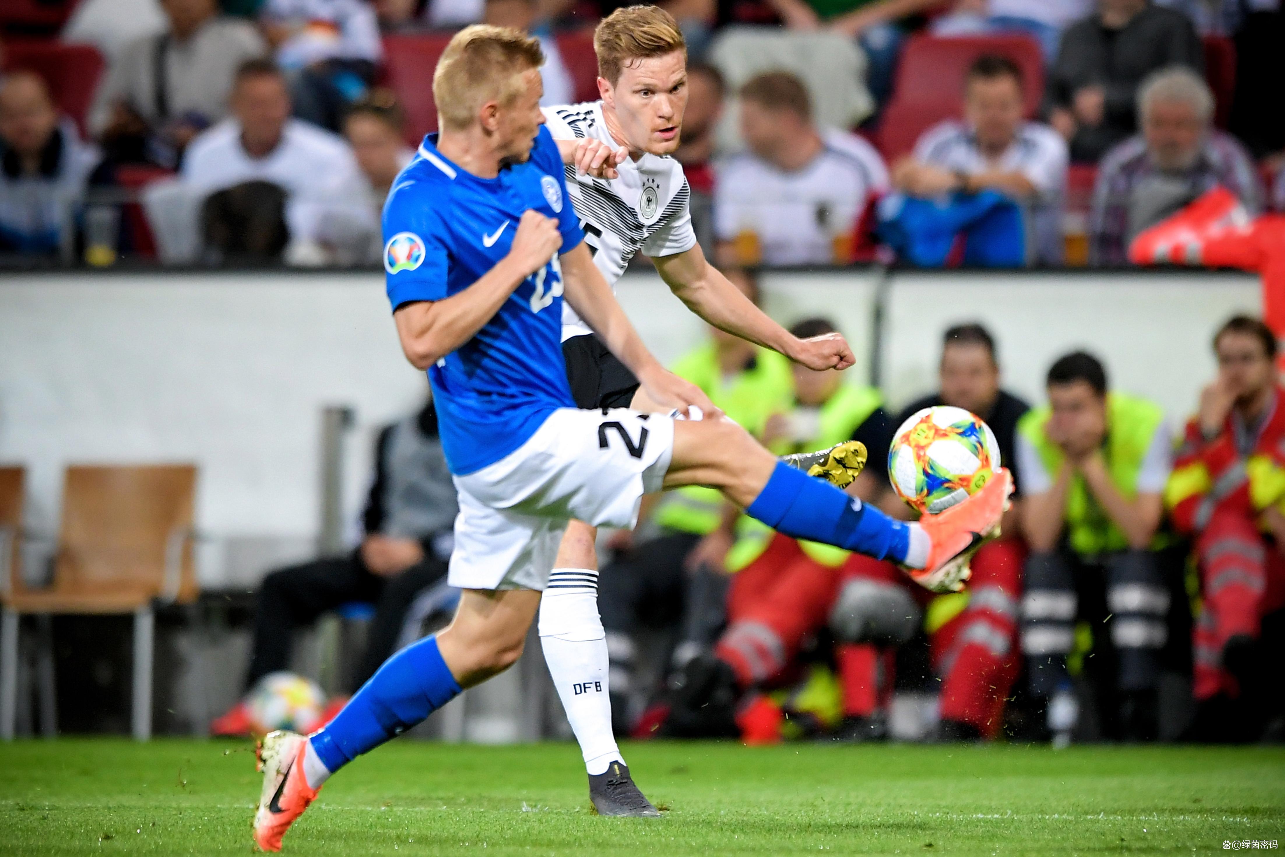 关于欧洲杯预选赛闹剧不断:球员身手足以惊艳的信息 关于欧洲杯预选赛闹剧不断:球员身手足以惊艳的信息