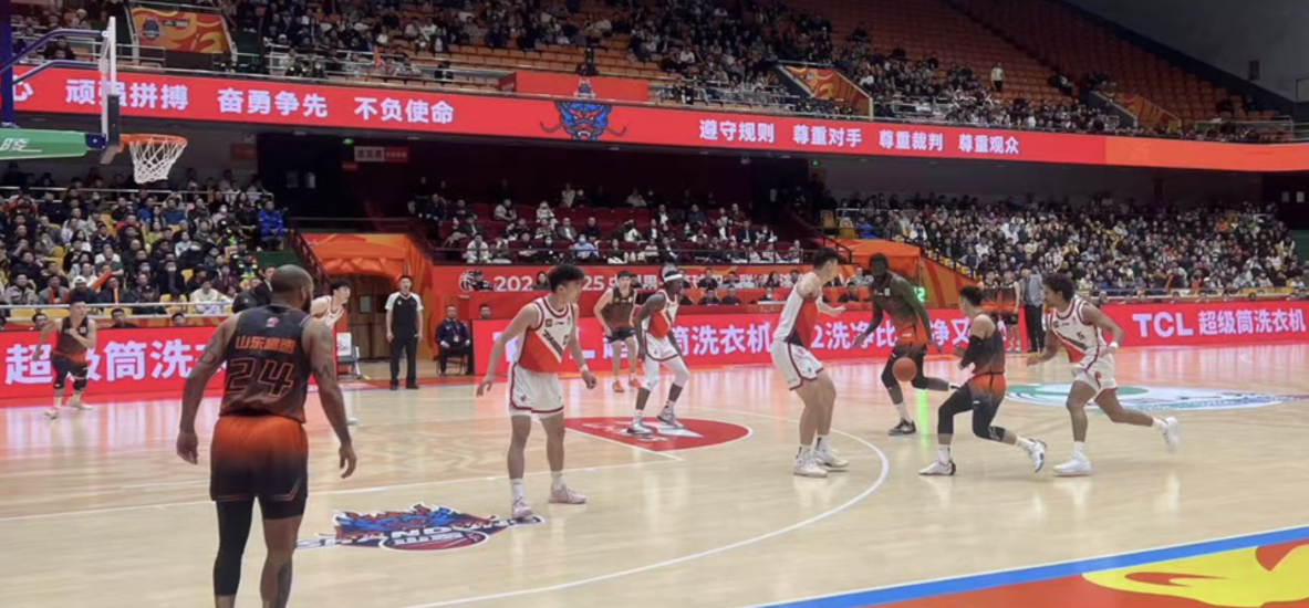 山东男篮迎战江苏队，迎接成功欢乐的简单介绍