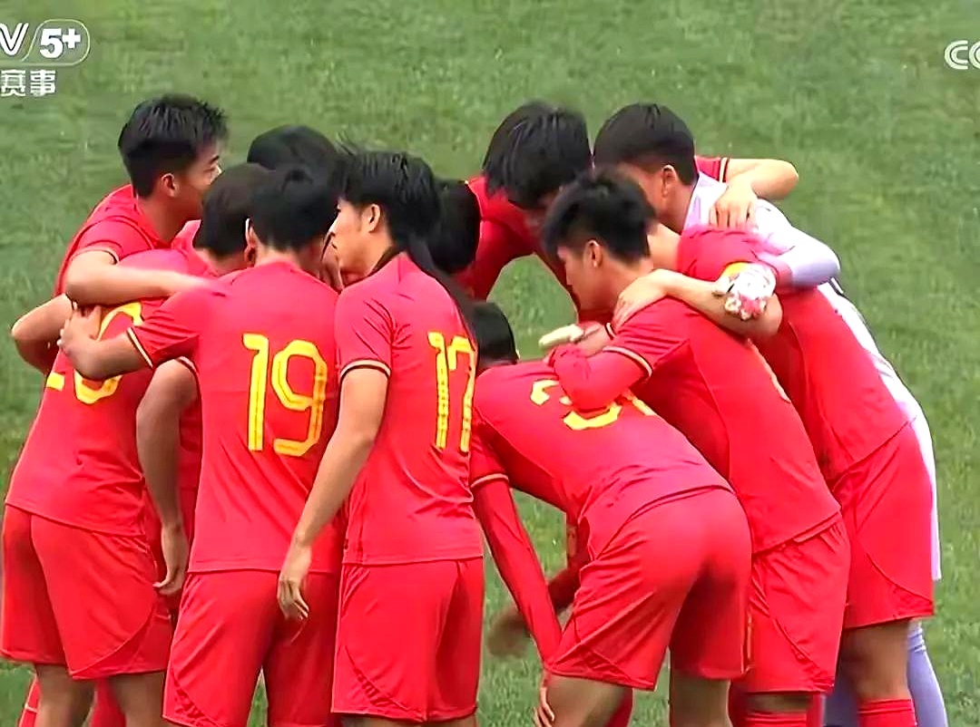 包含中国足球联赛球员比拼速度,场面剑拔弩张的词条 包含中国足球联赛球员比拼速度,场面剑拔弩张的词条