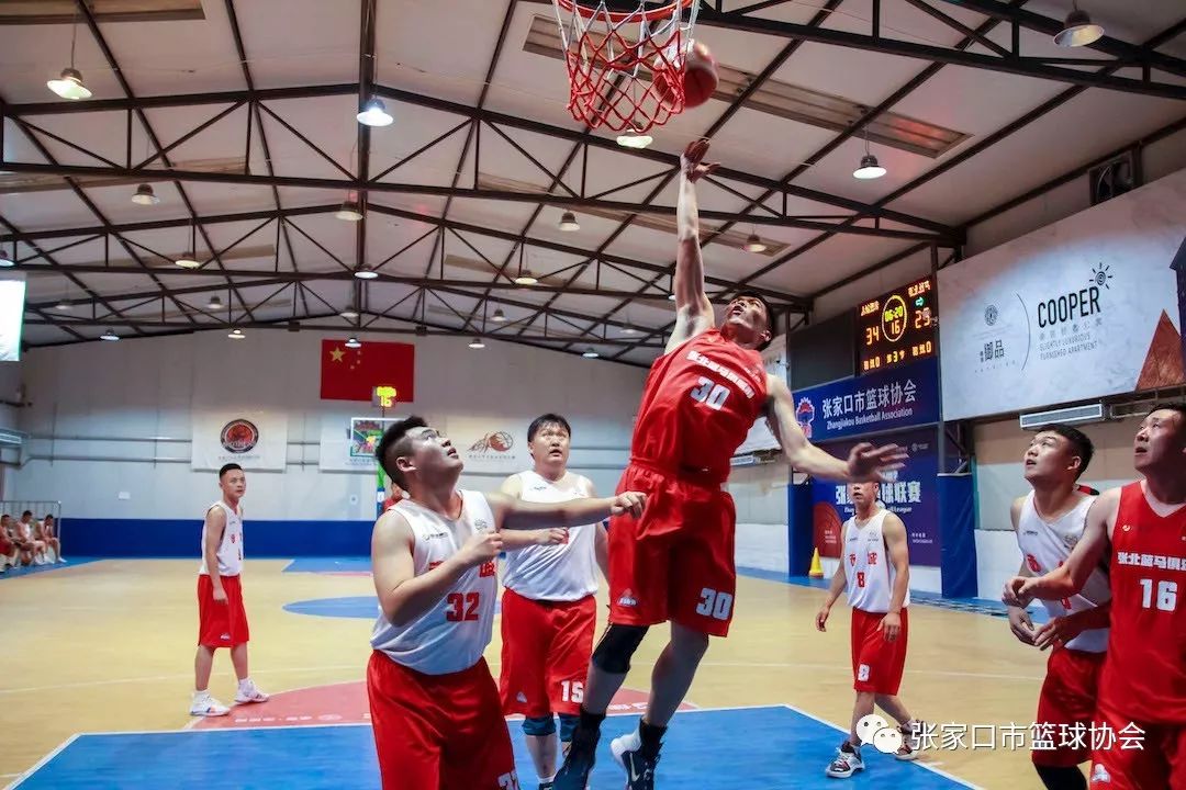 赤诚篮球对手间的较量,注定激发观众激情的简单介绍 赤诚篮球对手间的较量,注定激发观众激情的简单介绍