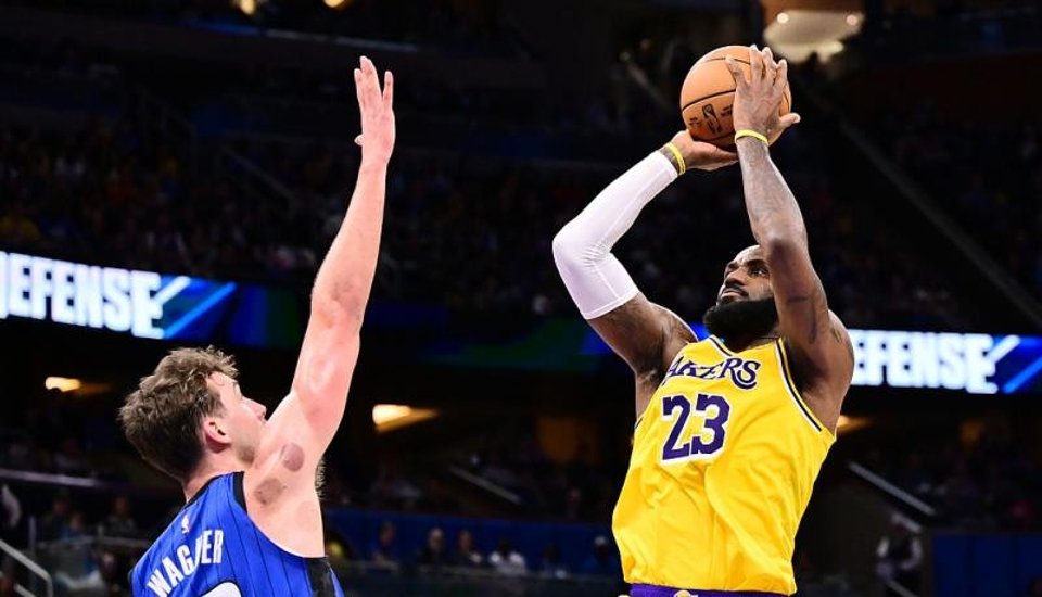 开云体育官网-湖人客场擒胜公牛结束连败