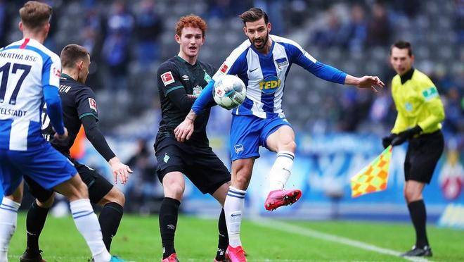 开云体育在线登录-柏林赫塔队组织赛前慈善活动