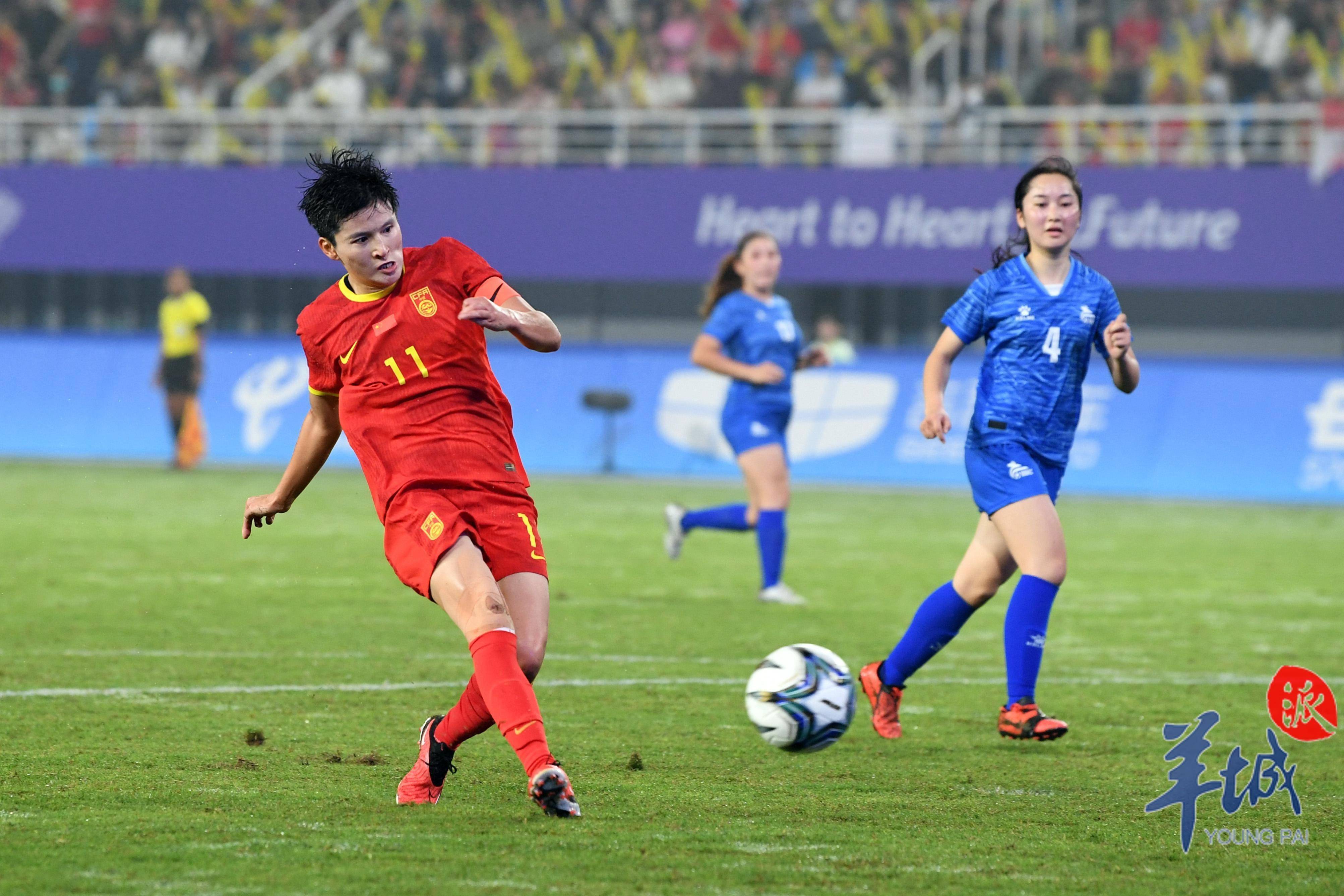 中国女足表现出色,赢得比赛 中国女足表现出色,赢得比赛