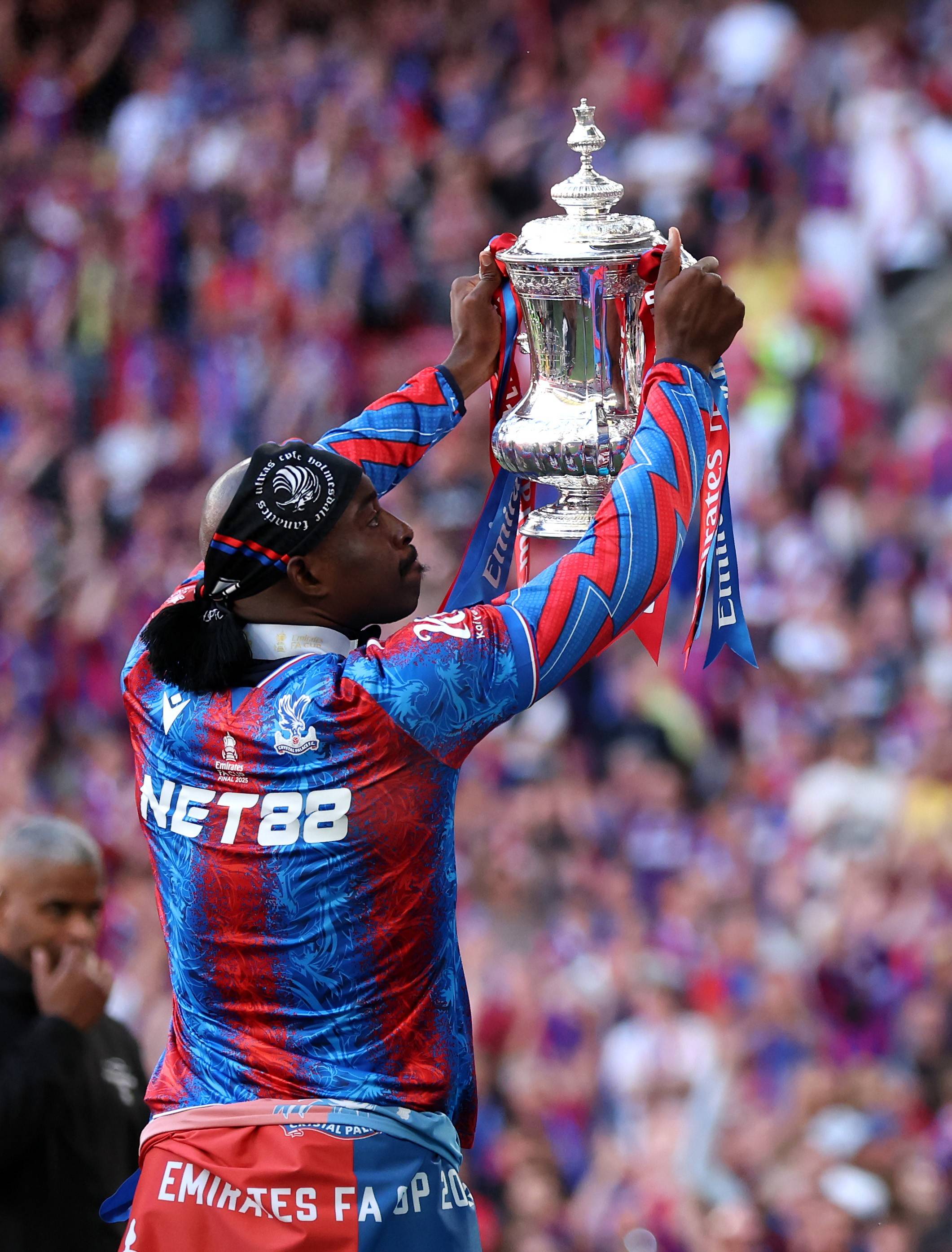 水晶宫连续获胜,队伍逐渐回到稳定状态 水晶宫连续获胜,队伍逐渐回到稳定状态