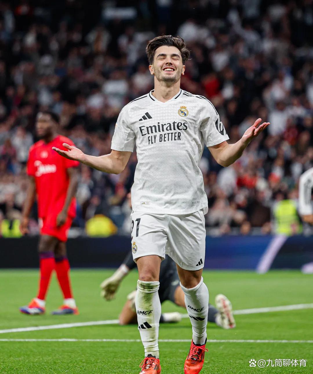 开云体育官方入口-皇家马德里客场大胜，稳固领先优势的简单介绍